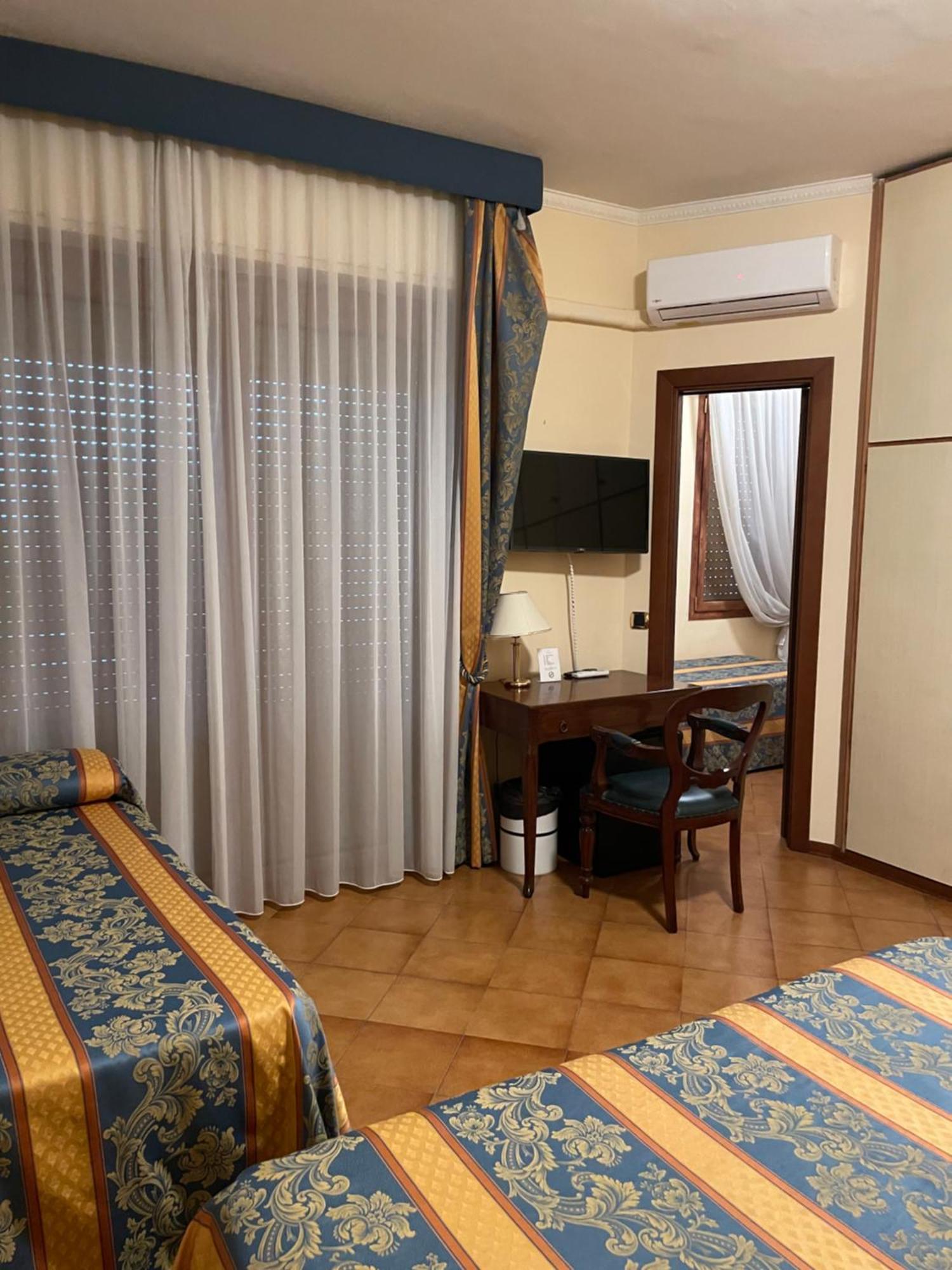 Hotel Mondial Рапало Стая снимка