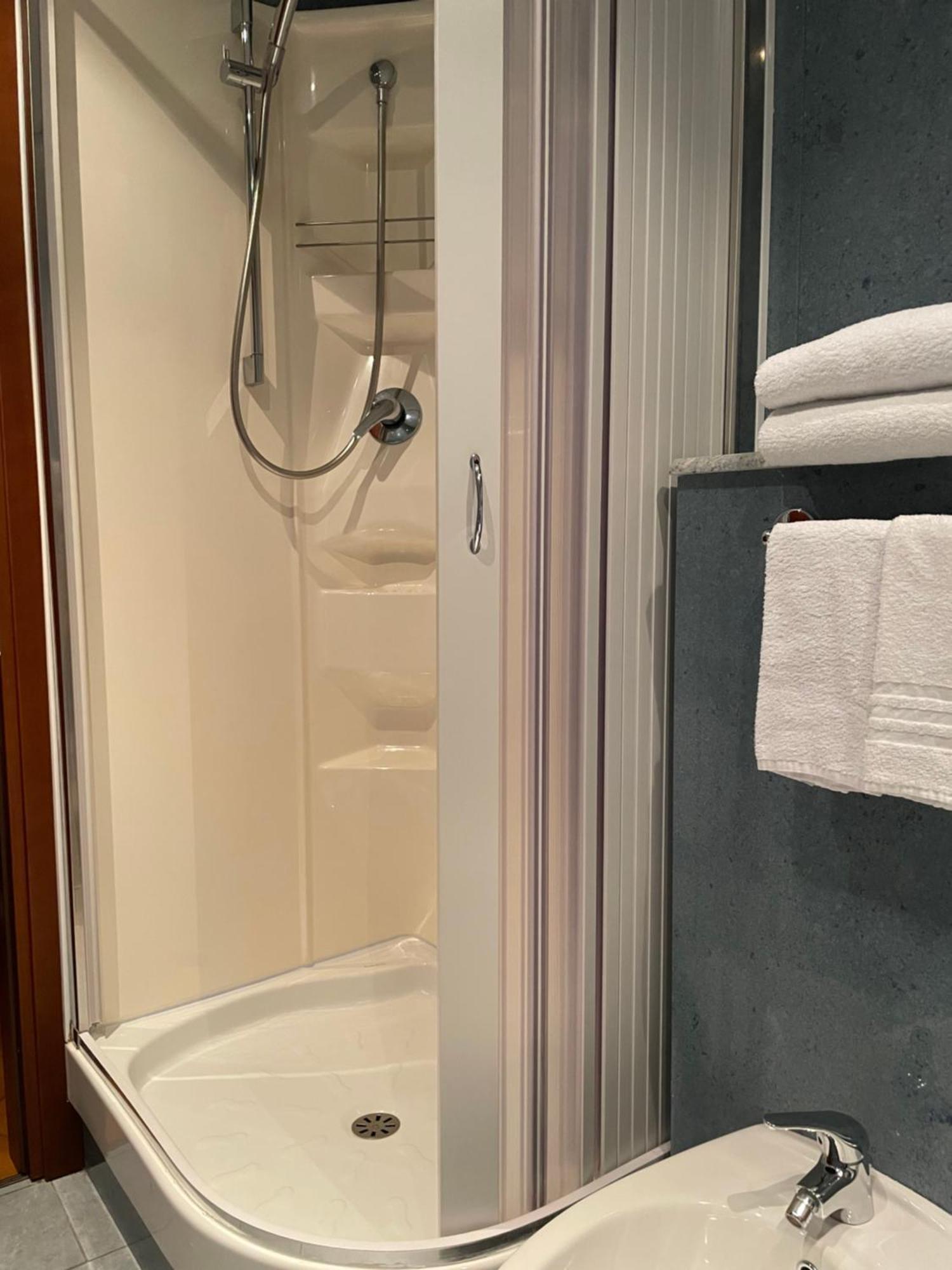Hotel Mondial Рапало Стая снимка